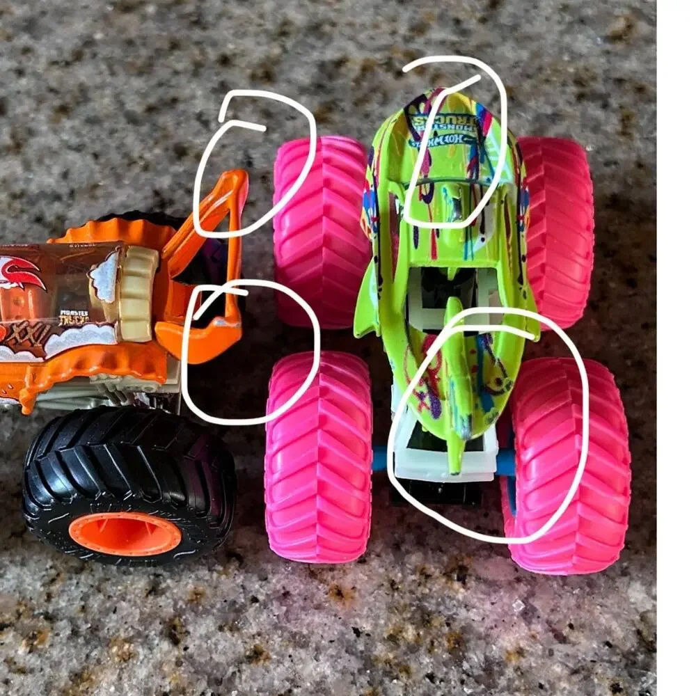 Hot Wheels Monster Trucks Set of 4 - Picture 4 of 5